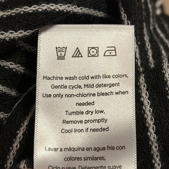 Danskin Black & White Striped Sweatshirt Size XS - Picture 8 of 8